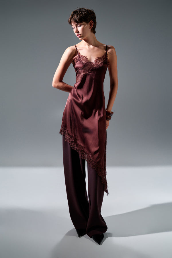 LACE STATEMENT DRESS - BORDEAUX