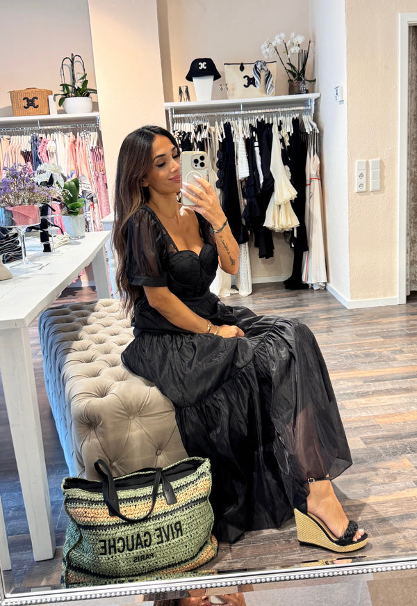 Noir Belle Robe