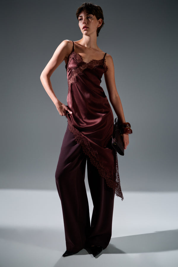 LACE STATEMENT DRESS - BORDEAUX